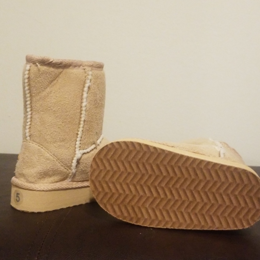 boots - Picture 2 of 3